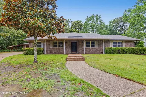 636 Kalipekona Ct, Diamondhead, MS 39525