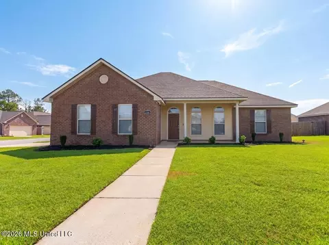 2001 Eva Ave, Ocean Springs, MS 39564