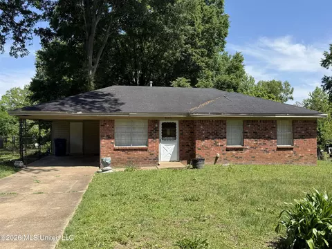 5696 Ashford Dr, Horn Lake, MS 38637