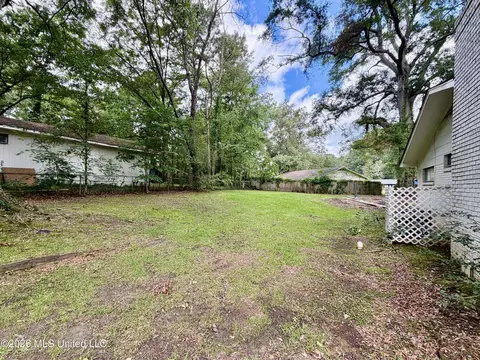 Exterior - 1602 Tanglewood Dr, Clinton, MS 39056 photo 4 of 6