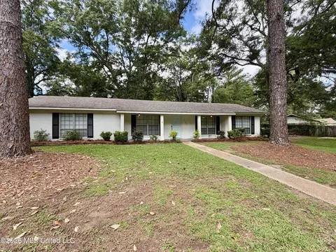 1602 Tanglewood Dr, Clinton, MS 39056