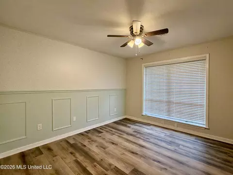 Living - 1602 Tanglewood Dr, Clinton, MS 39056 photo 6 of 8