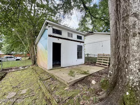 Exterior - 1602 Tanglewood Dr, Clinton, MS 39056 photo 5 of 6