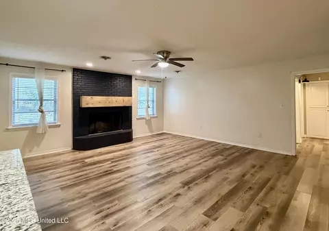Living - 1602 Tanglewood Dr, Clinton, MS 39056 photo 1 of 8