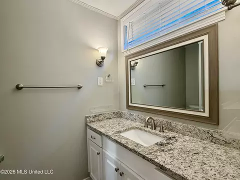 Bath - 1602 Tanglewood Dr, Clinton, MS 39056 photo 1 of 4