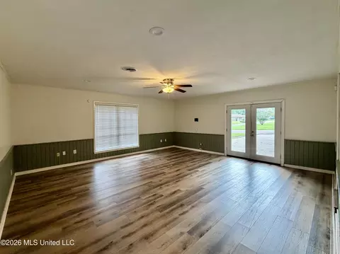Living - 1602 Tanglewood Dr, Clinton, MS 39056 photo 7 of 8