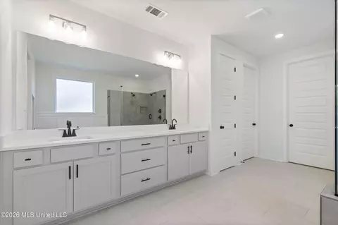 Entry Way - 1280 Courtlynn Dr, Hernando, MS 38632 photo 2 of 2