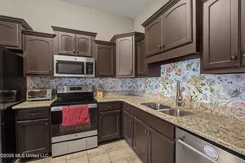 Kitchen - 101 Eagle St, Senatobia, MS 38668 photo 1 of 3
