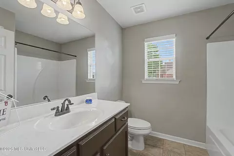 Bath - 101 Eagle St, Senatobia, MS 38668 photo 3 of 3