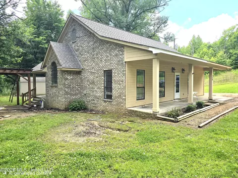 775 Flag Lake Rd, Sarah, MS 38665