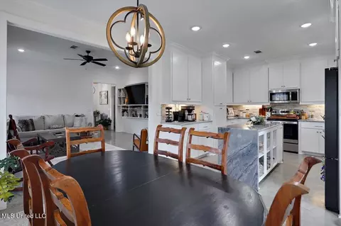 Dining - 104 Shelby Mae Cir, Brandon, MS 39042 photo 2 of 2
