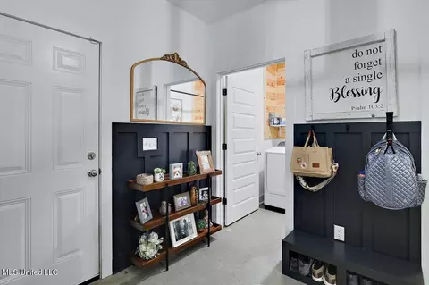 Entry Way - 104 Shelby Mae Cir, Brandon, MS 39042 photo 2 of 2