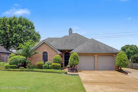 5265 Pear Dr, Southaven, MS 38671