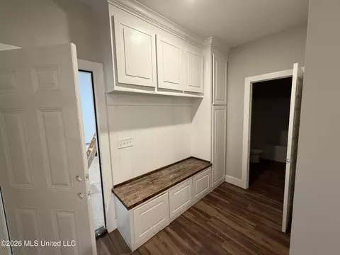 Entry Way - 224 New Haven Ln, Brandon, MS 39042 photo 2 of 2