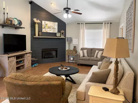 Living - 735 Prominence Dr, Flowood, MS 39232 photo 1 of 1