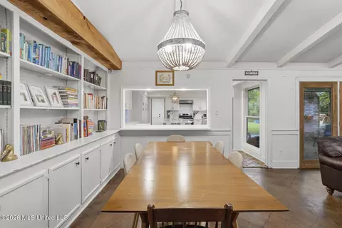 Dining - 2246 Greenbriar Dr, Jackson, MS 39211 photo 1 of 1