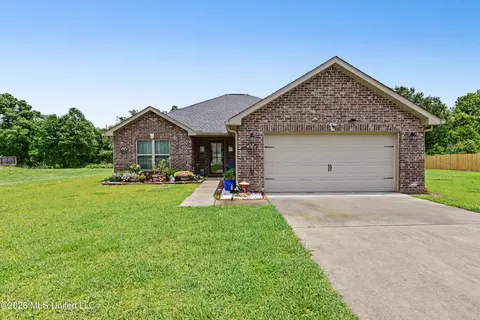 90 Hunters Trce, Picayune, MS 39466