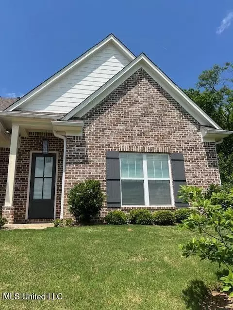 198 E South St, Hernando, MS 38632