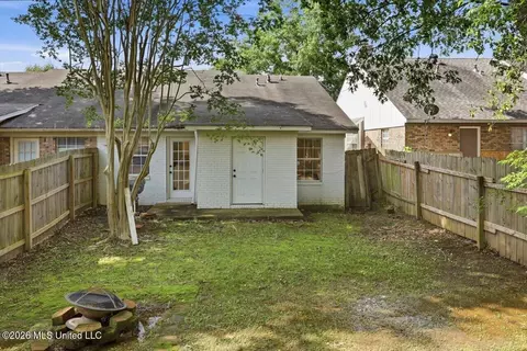 Exterior - 23 Meadowoods Pl, Jackson, MS 39211 photo 2 of 4