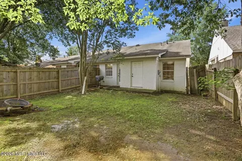 Exterior - 23 Meadowoods Pl, Jackson, MS 39211 photo 3 of 4