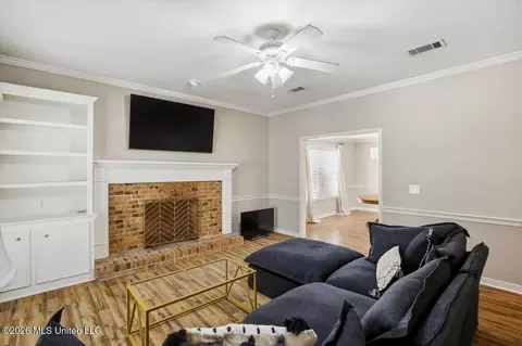 Living - 630 Red Oak Dr, Madison, MS 39110 photo 2 of 2
