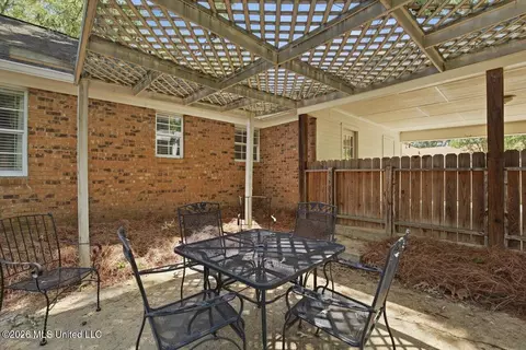 Exterior - 630 Red Oak Dr, Madison, MS 39110 photo 6 of 12
