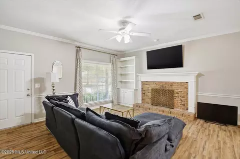 Living - 630 Red Oak Dr, Madison, MS 39110 photo 1 of 2