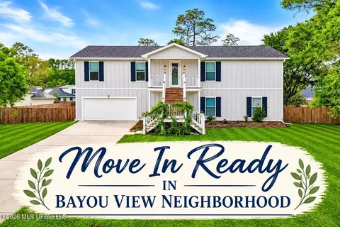 29 Bayou View Dr, Gulfport, MS 39507
