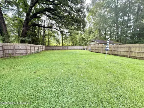Exterior - 1404 N Jackson St, Brookhaven, MS 39601 photo 6 of 12