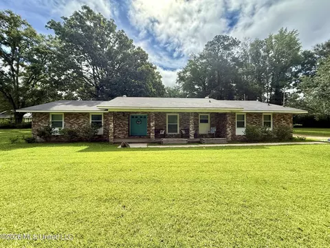 1404 N Jackson St, Brookhaven, MS 39601