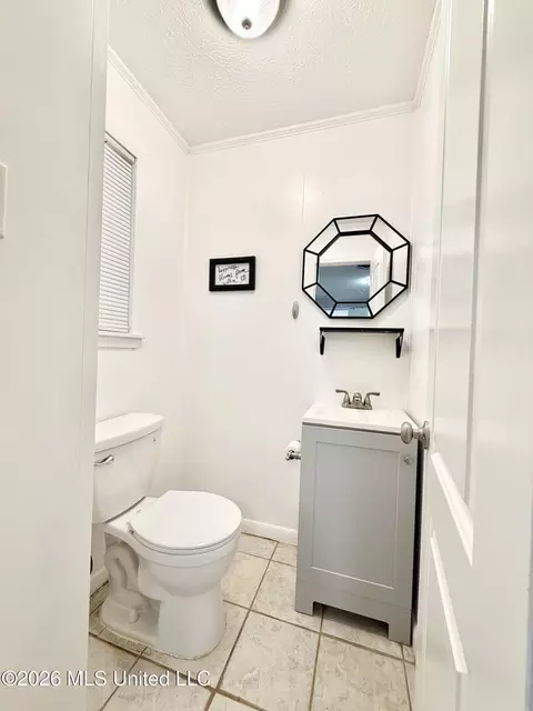Bath - 1404 N Jackson St, Brookhaven, MS 39601 photo 1 of 4