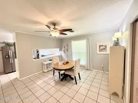 Dining - 1404 N Jackson St, Brookhaven, MS 39601 photo 2 of 4