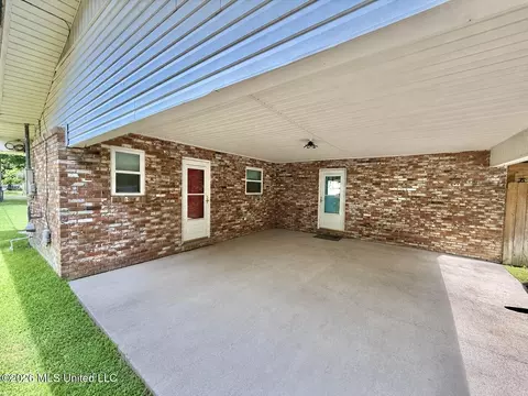 Exterior - 1404 N Jackson St, Brookhaven, MS 39601 photo 11 of 12