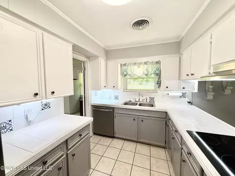 Kitchen - 1404 N Jackson St, Brookhaven, MS 39601 photo 2 of 3