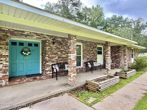 Exterior - 1404 N Jackson St, Brookhaven, MS 39601 photo 3 of 12