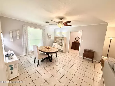 Dining - 1404 N Jackson St, Brookhaven, MS 39601 photo 1 of 4