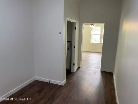 Entry Way - 1010 Angel St #A AND B, Myrtle, MS 38650 photo 2 of 3