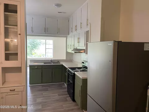 Kitchen - 1010 Angel St #A AND B, Myrtle, MS 38650 photo 2 of 5