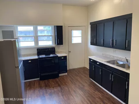Kitchen - 1010 Angel St #A AND B, Myrtle, MS 38650 photo 4 of 5