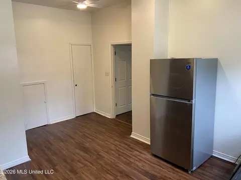 Entry Way - 1010 Angel St #A AND B, Myrtle, MS 38650 photo 3 of 3