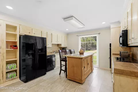 Kitchen - 1448 Tracewood Dr, Jackson, MS 39211 photo 1 of 4
