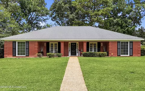 1448 Tracewood Dr, Jackson, MS 39211