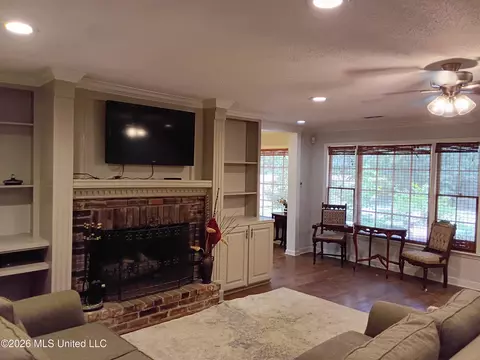 Living - 607 E Percy St, Indianola, MS 38751 photo 2 of 4