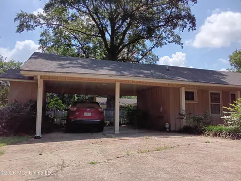 Exterior - 607 E Percy St, Indianola, MS 38751 photo 5 of 8