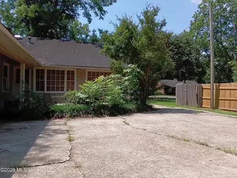 Exterior - 607 E Percy St, Indianola, MS 38751 photo 5 of 8