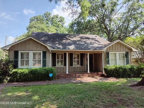 607 E Percy St, Indianola, MS 38751