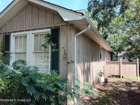 Exterior - 607 E Percy St, Indianola, MS 38751 photo 3 of 8