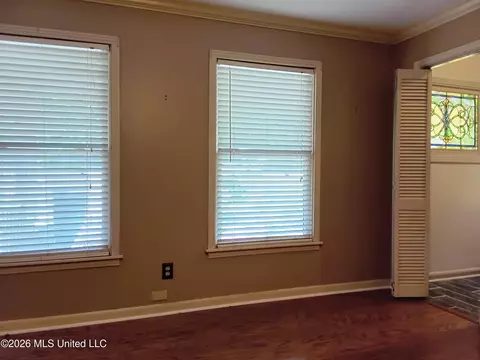 Living - 607 E Percy St, Indianola, MS 38751 photo 3 of 4