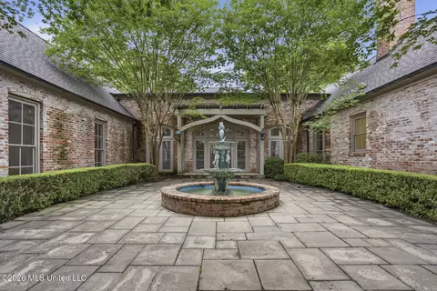 Exterior - 6 Pecan Hollow Dr, Jackson, MS 39211 photo 4 of 20
