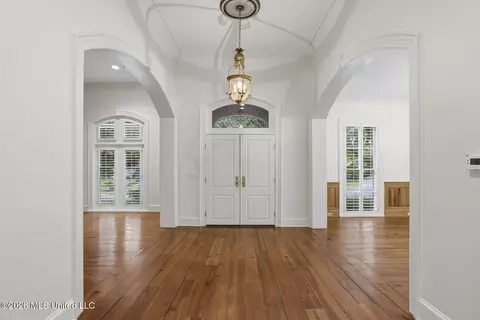 Entry Way - 6 Pecan Hollow Dr, Jackson, MS 39211 photo 1 of 1